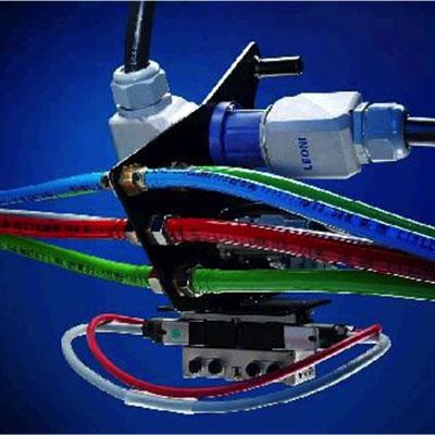 開關(guān)柜和焊接夾具之間的線纜組